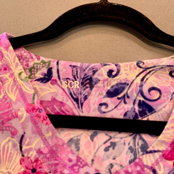 2 scrub tops - EUC - Picture 5 of 8